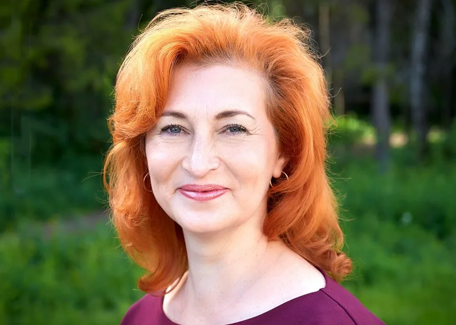 shoulder length red hairstyle for women over 60