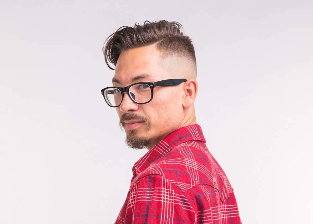 side part hairstyle for men with glasses