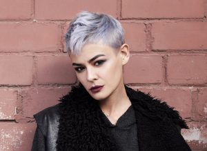 20 Striking Short Silver Hair to Make You Look Young
