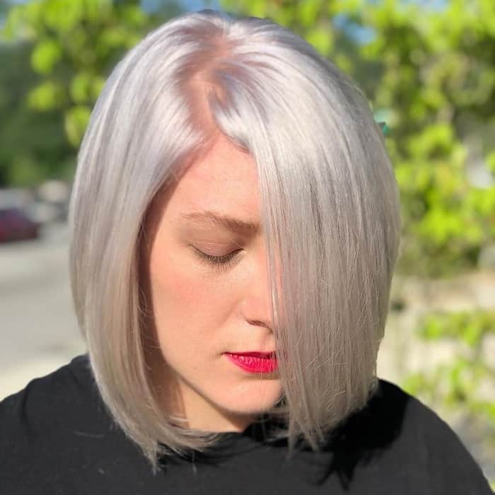 15 Silver White Hair Ideas for Women to Rejuvenate Youth