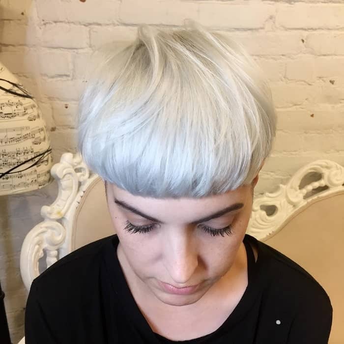 15 Silver White Hair Ideas for Women to Rejuvenate Youth