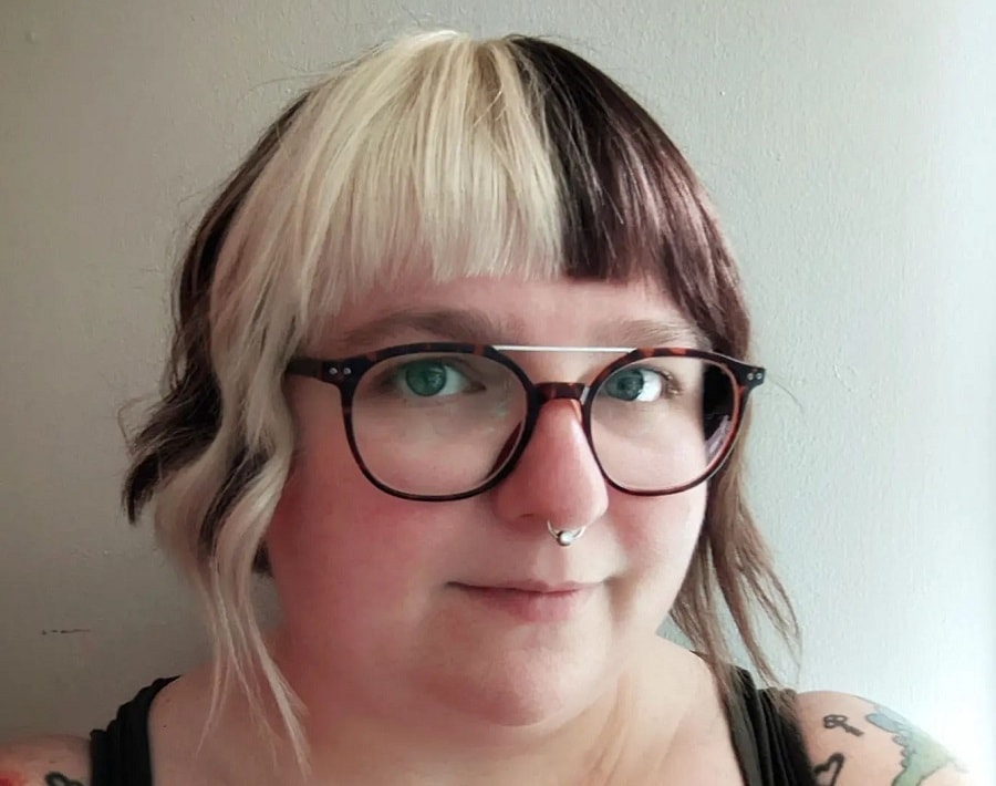 Skunk stripe hairstyle for round faces