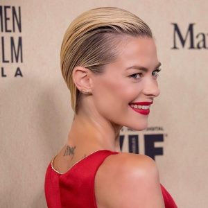 45 Slick Back Hairstyles That Work On Every Woman   Slicked Back Hairstyles For Women 8 300x300 