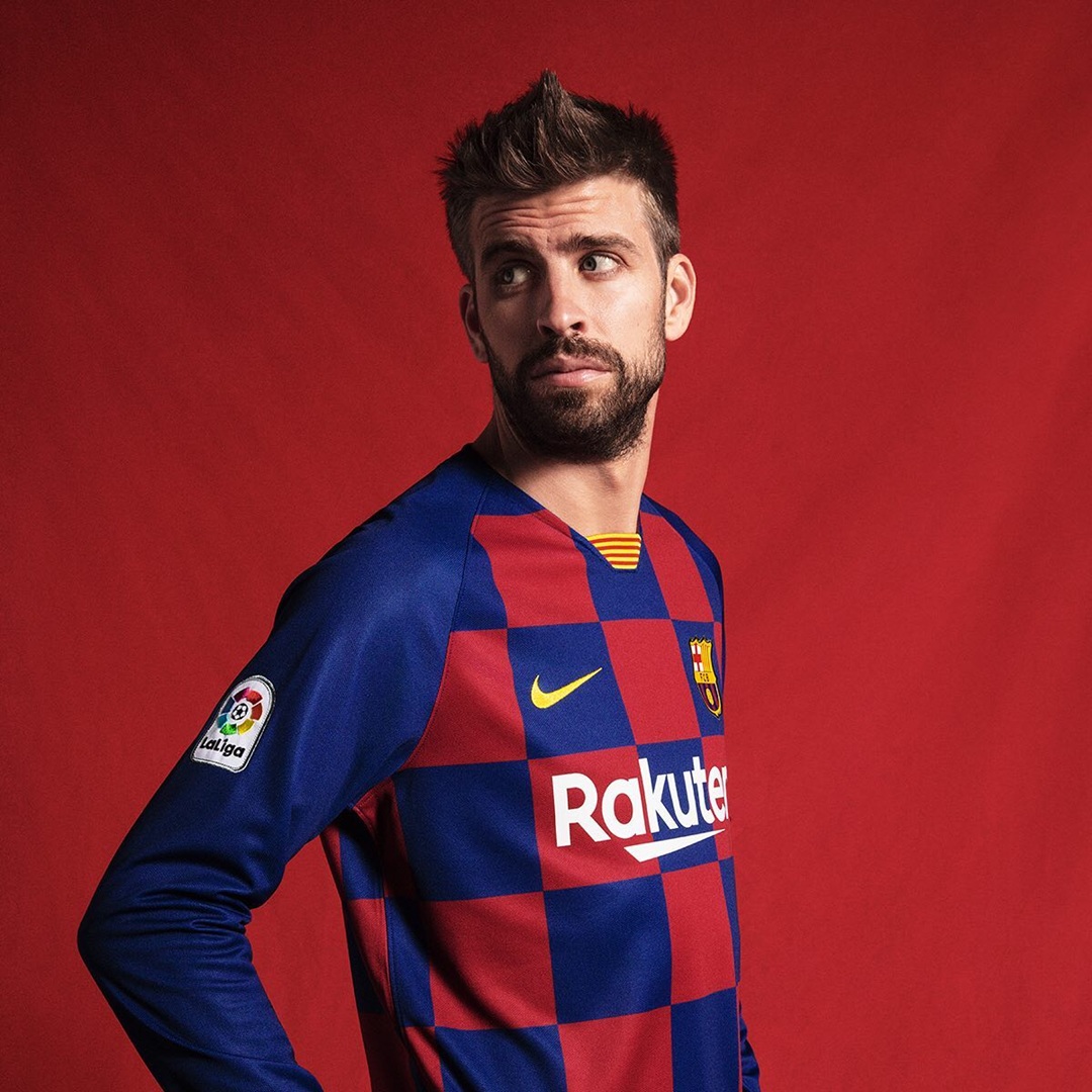 Soccer player Gerard Pique featuring a short spiky faux hawk haircut