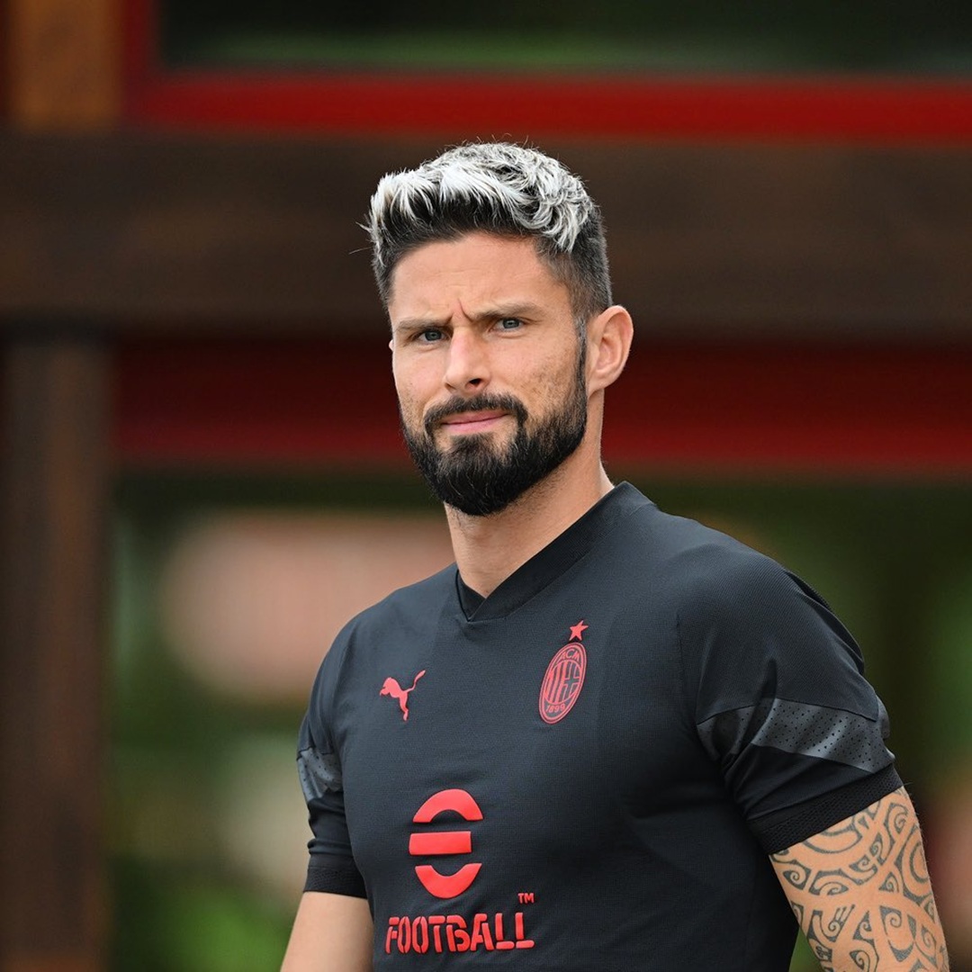 Soccer player Olivier Giroud with a short quiff haircut and blonde frosted tips
