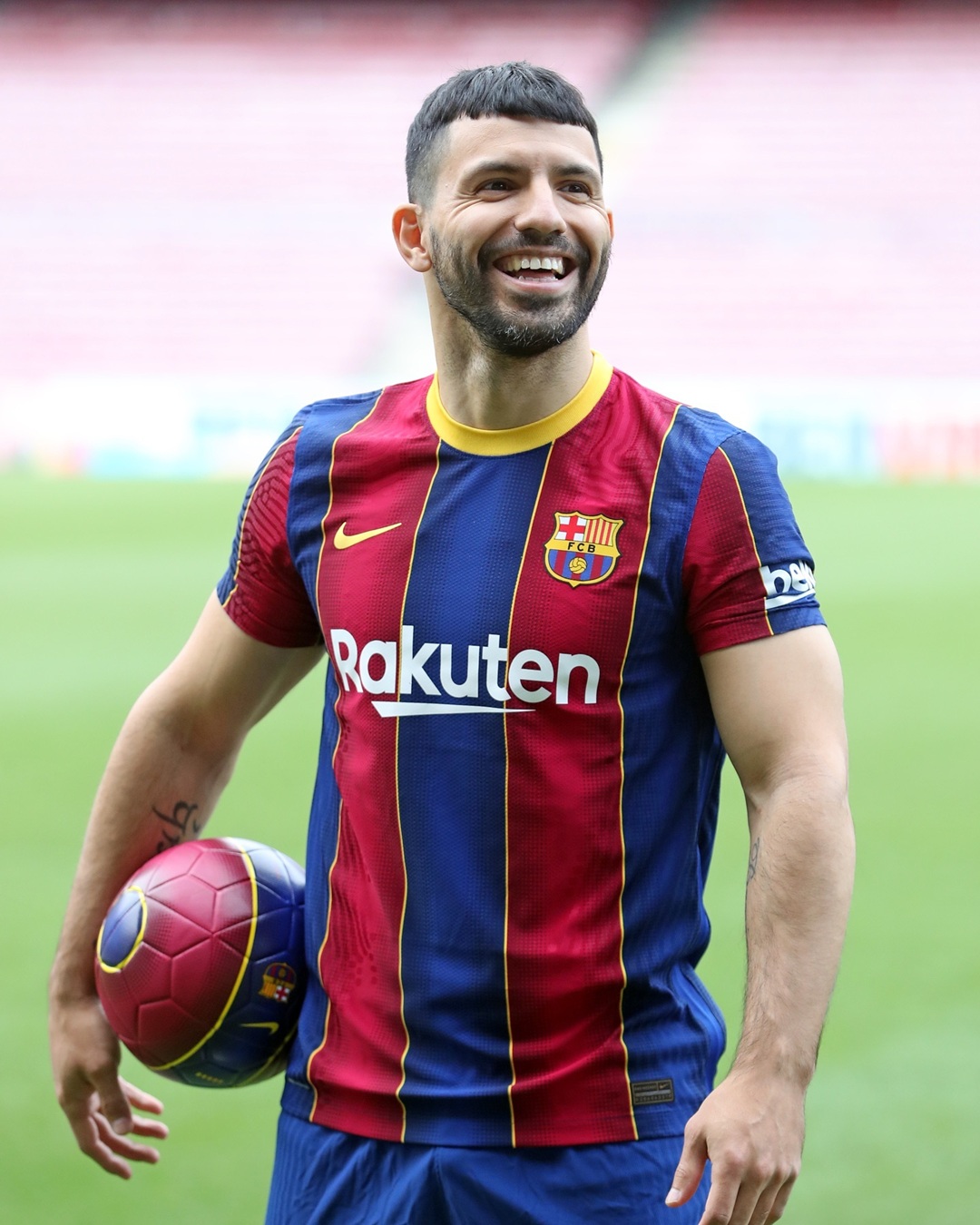 Soccer player Sergio Aguero featuring short French crop haircut with a blunt fringe