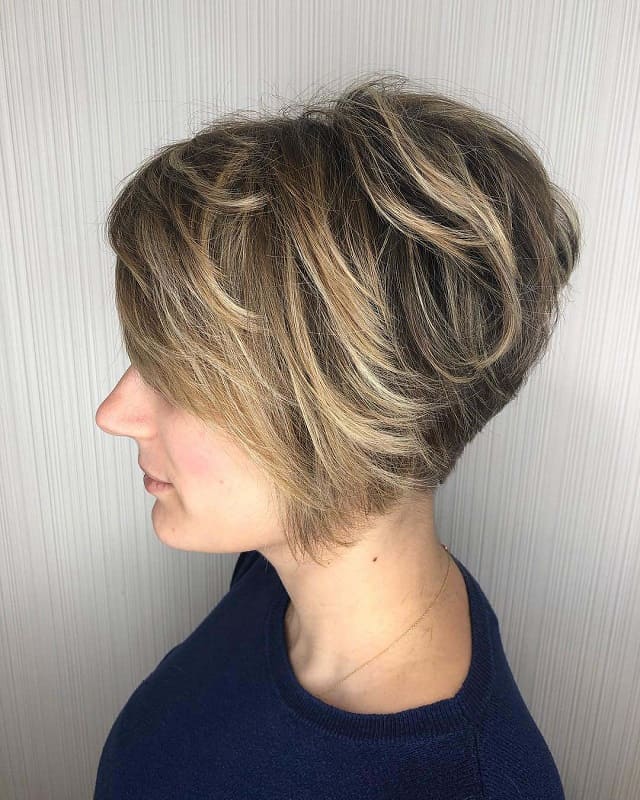 35 Stately Short Layered Bob Hairstyles To Try In 2022