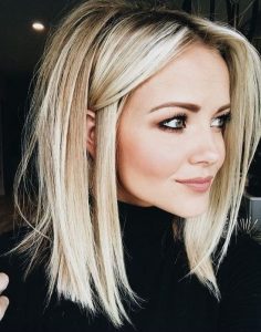 33 Straight Blonde Hairstyles for A Stellar Look (2024 Trends)