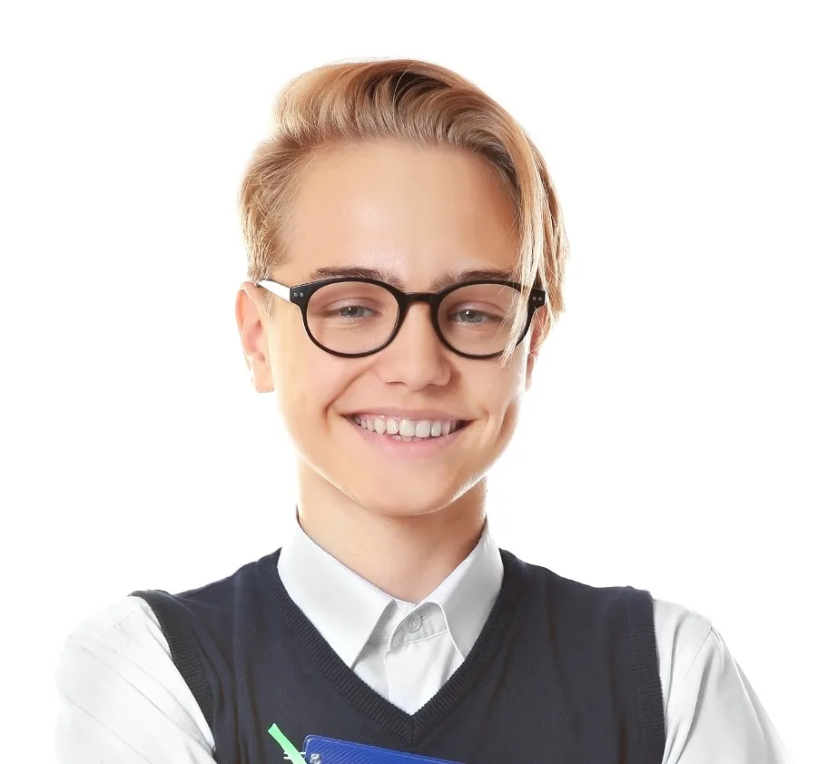 straight nerd hairstyle for boys