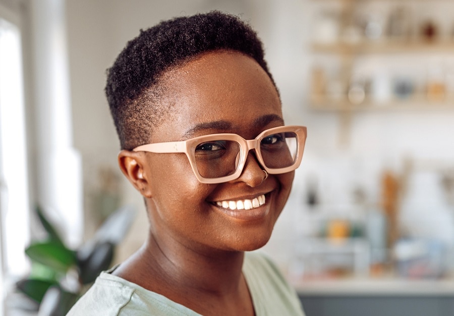 tapered hairstyle for black women with glasses