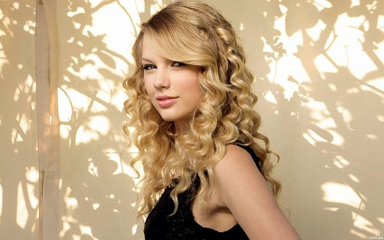 7 glamorous curly hairstyles that taylor swift sported taylor swift sported
