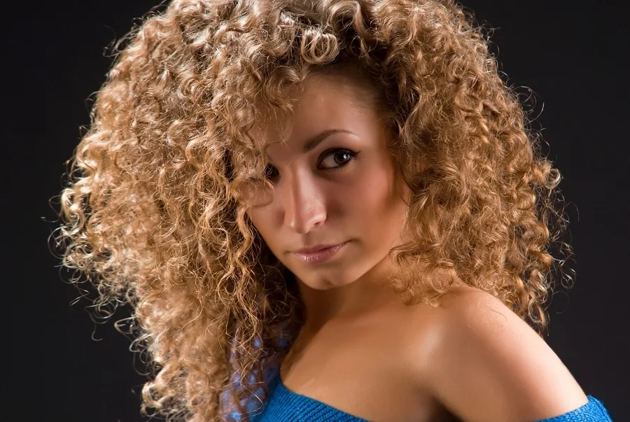 thick spiral perm hairstyle