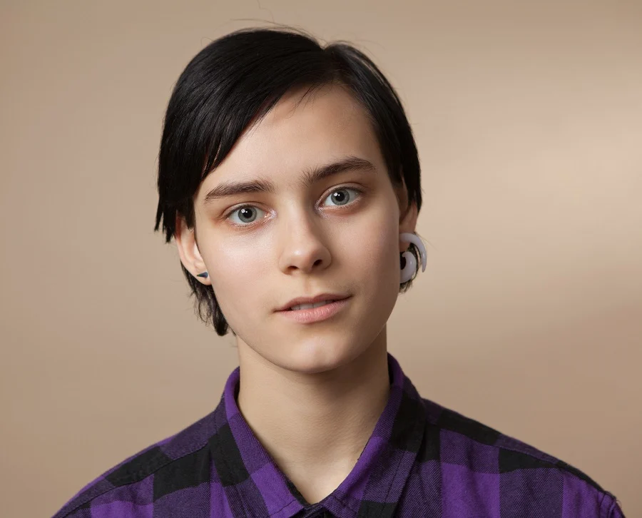 thin hairstyle for androgynous girl