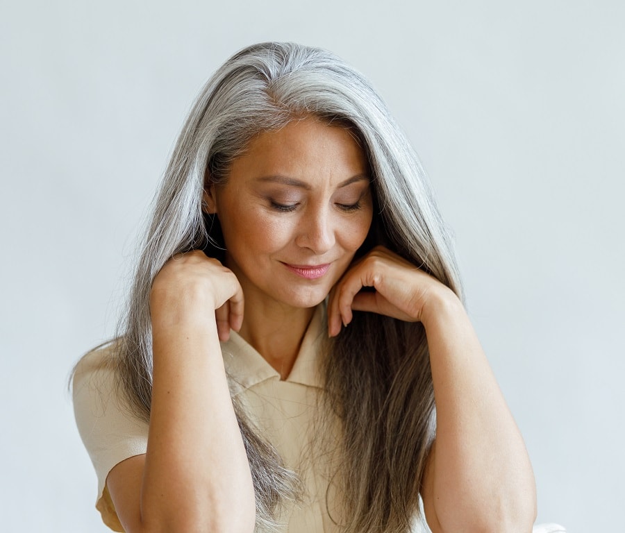things to consider while brightening gray hair