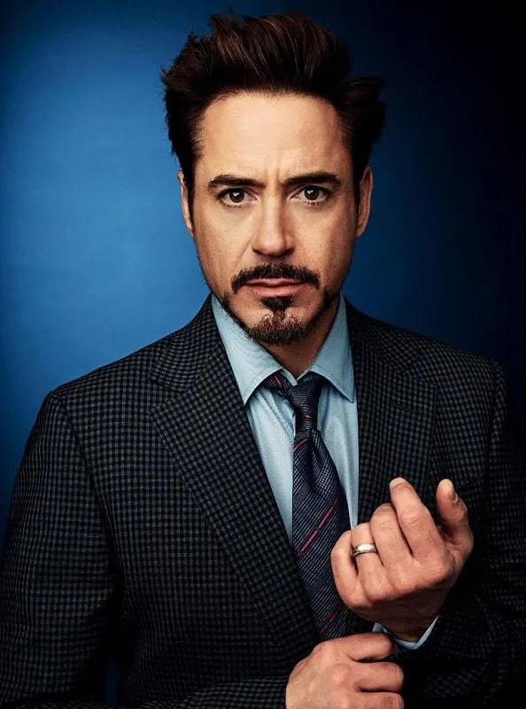 tony stark iron man 3 facial hair