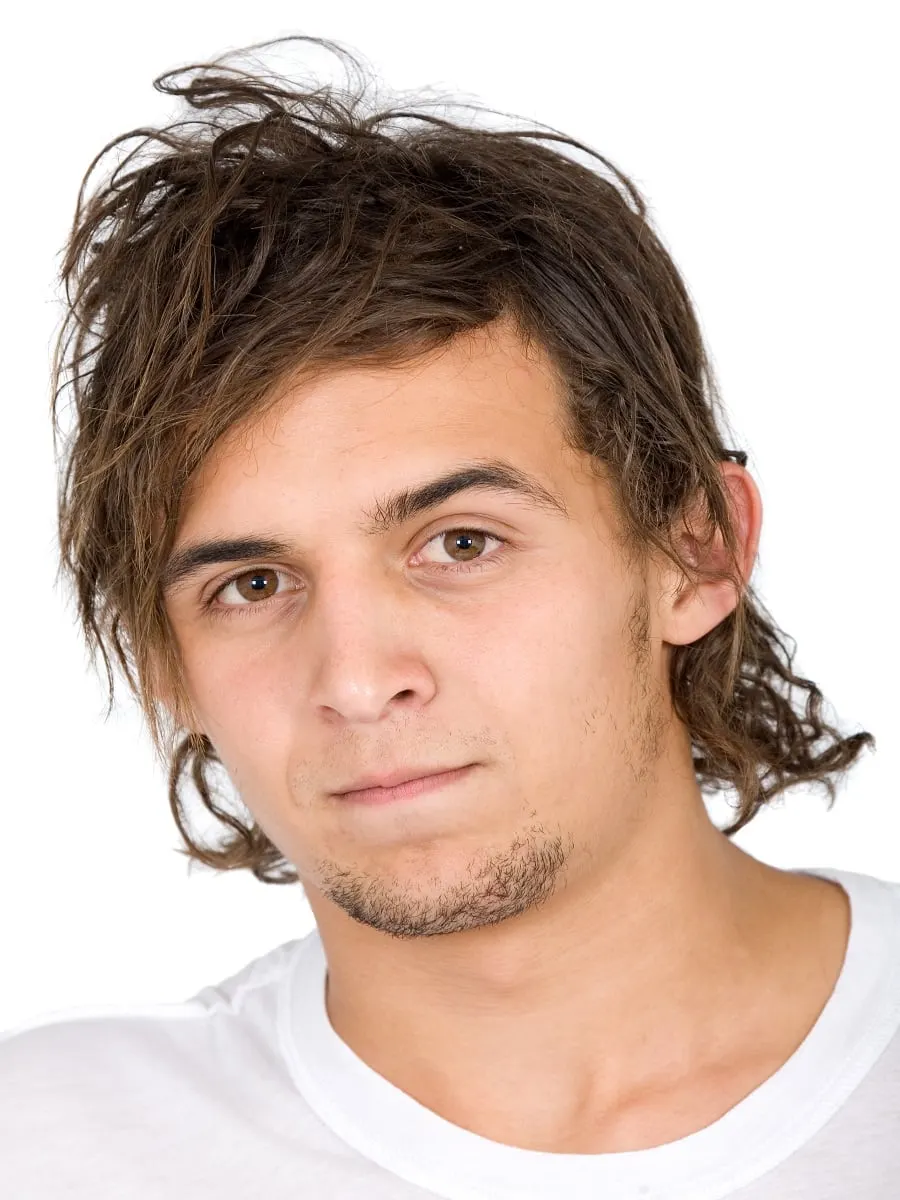 tousled hairstyle for men 