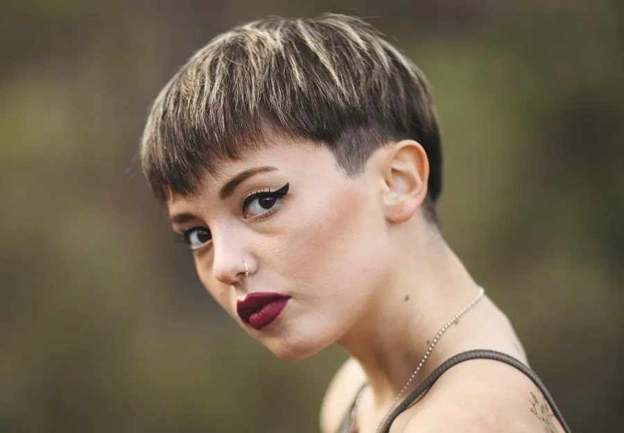 transition hairstyles for growing out short pixie