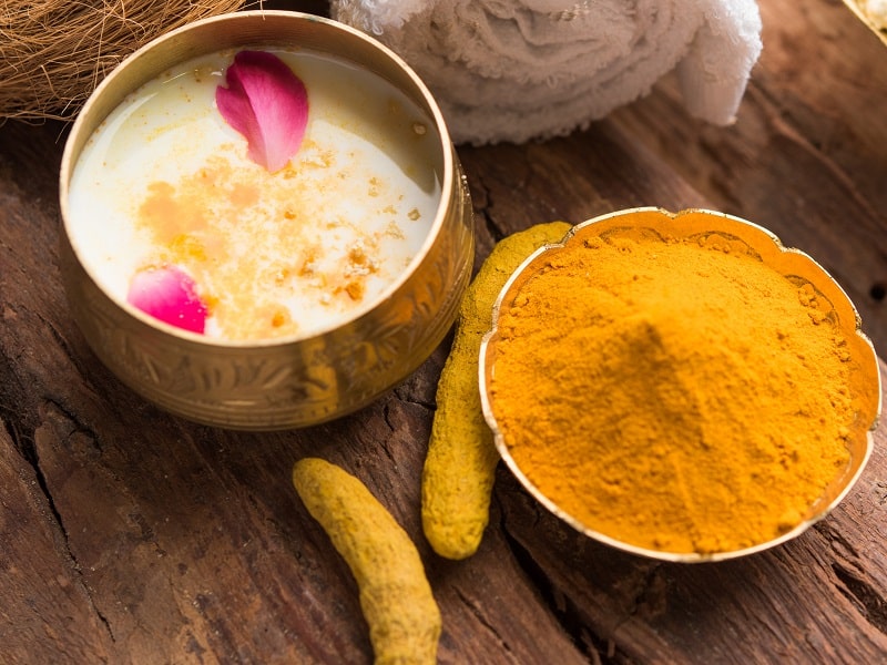 turmeric powder and milk for hair removal
