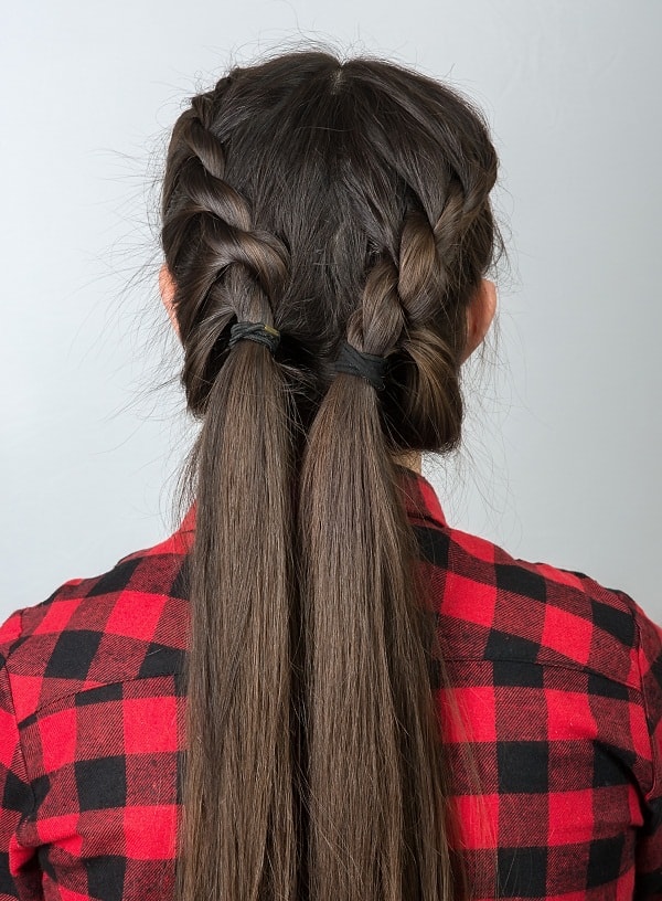 twisted ponytail for women