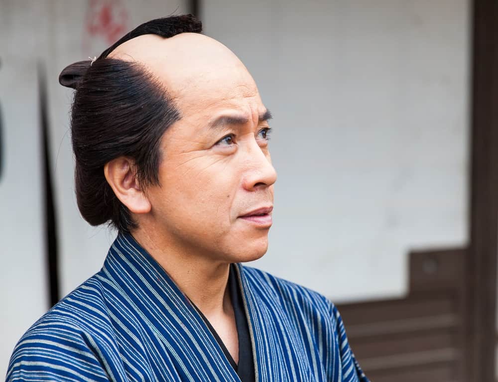 unprofessional chonmage hairstyle