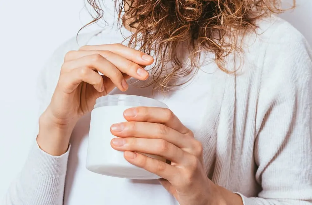 use lock in moisturizer to prevent the formation of straight hair