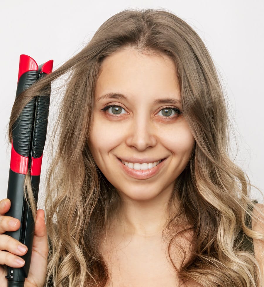 using curling iron to get beachy waves