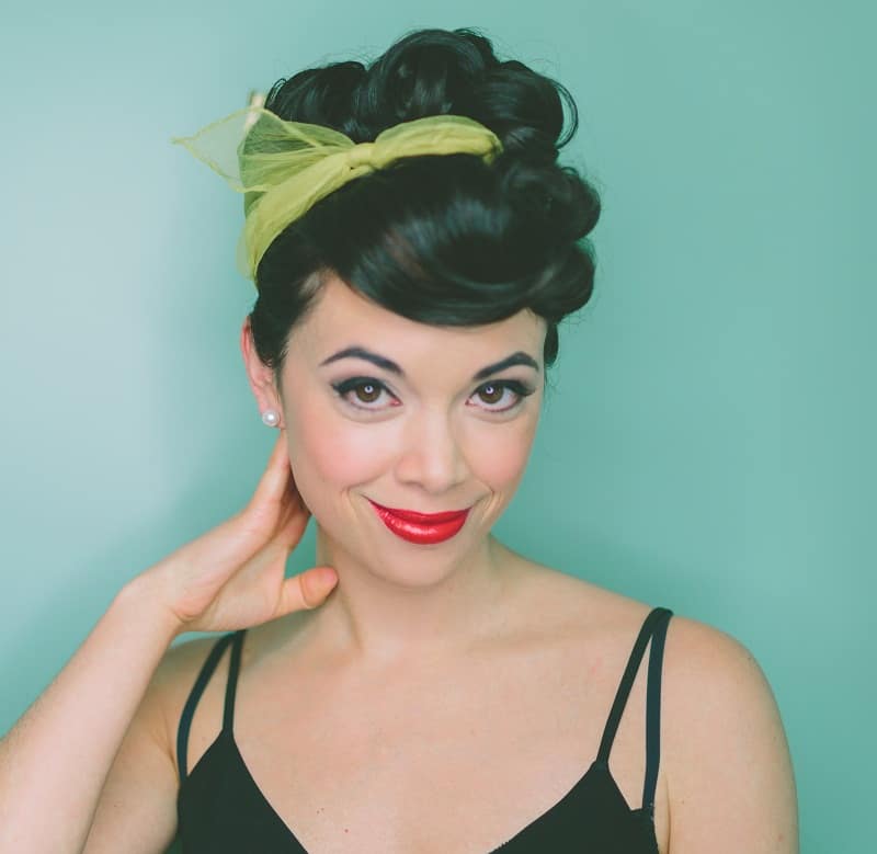vintage hairstyle for oval faces
