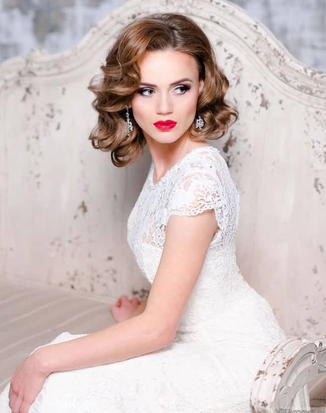 vintage wedding hairstyle for short-haired bride