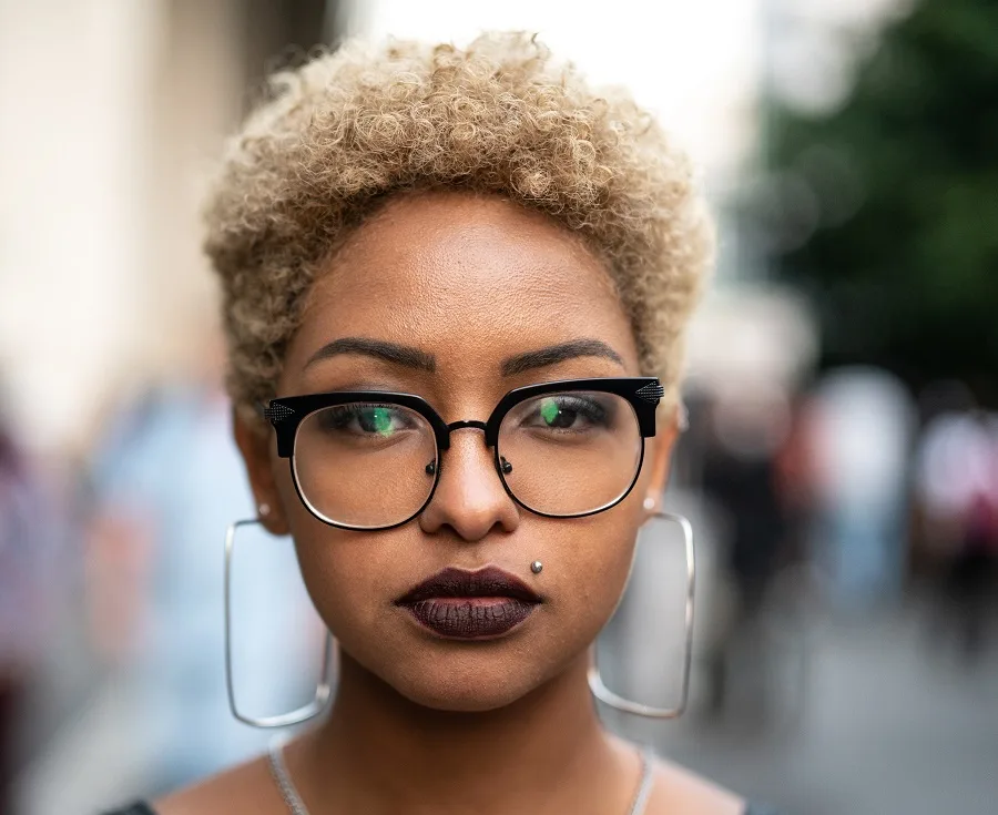 wash and go hairstyle on short natural hair