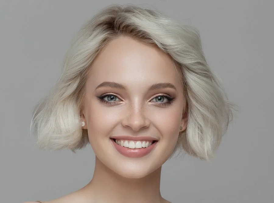 Wavy bob for women with a big forehead and thin hair