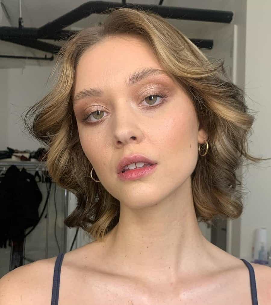 wavy feathered bob
