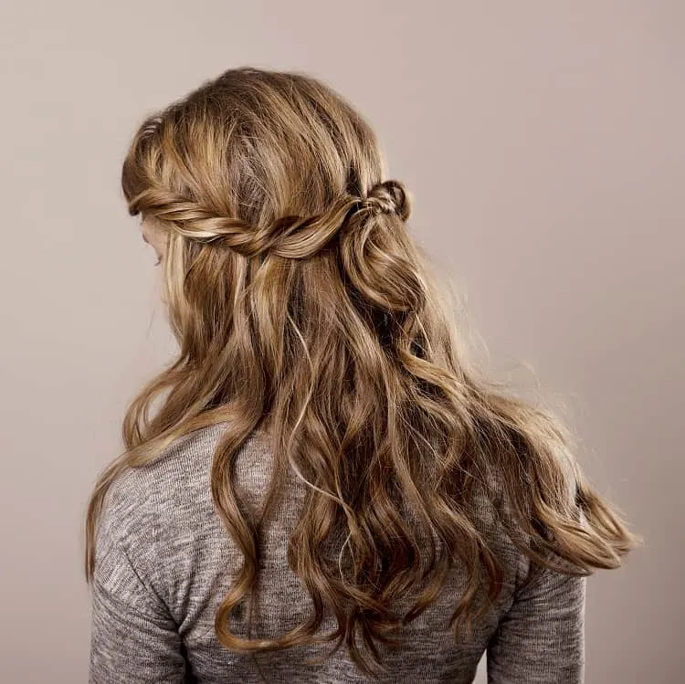wavy hair with highlights
