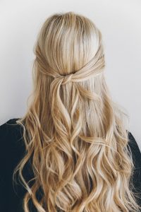 51 Stunning Long Wavy Hairstyle Ideas for 2024