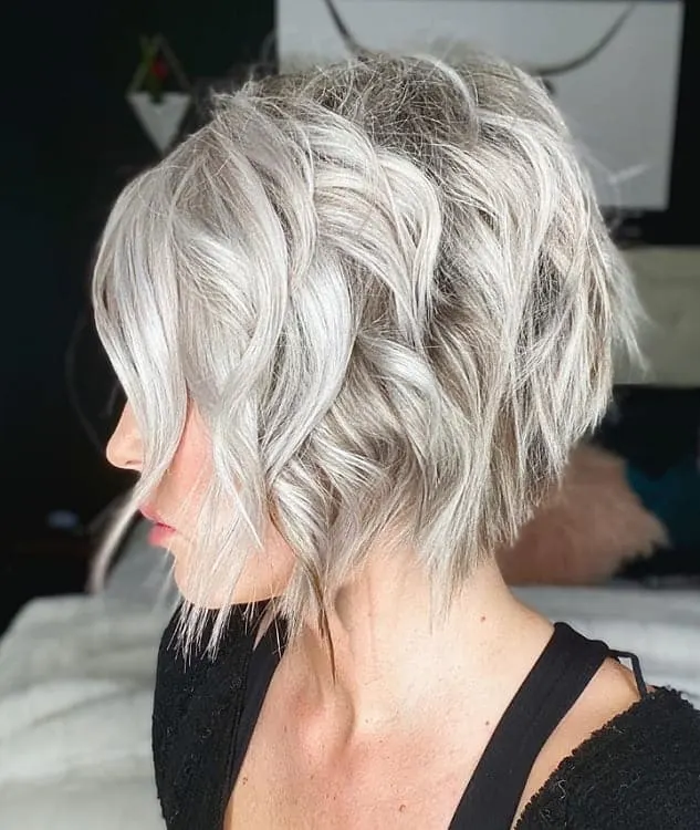 Wavy Stacked Bob