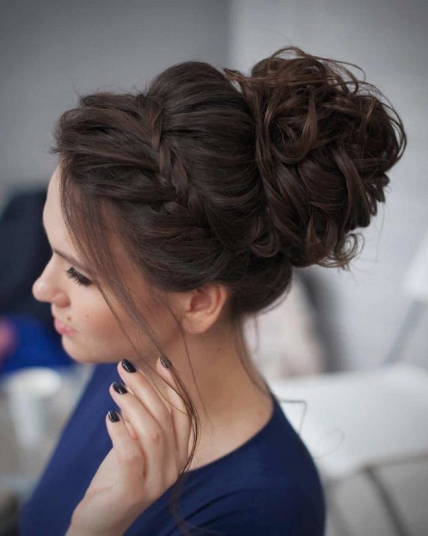 25 Captivating Weave Bun Hairstyles For 2022