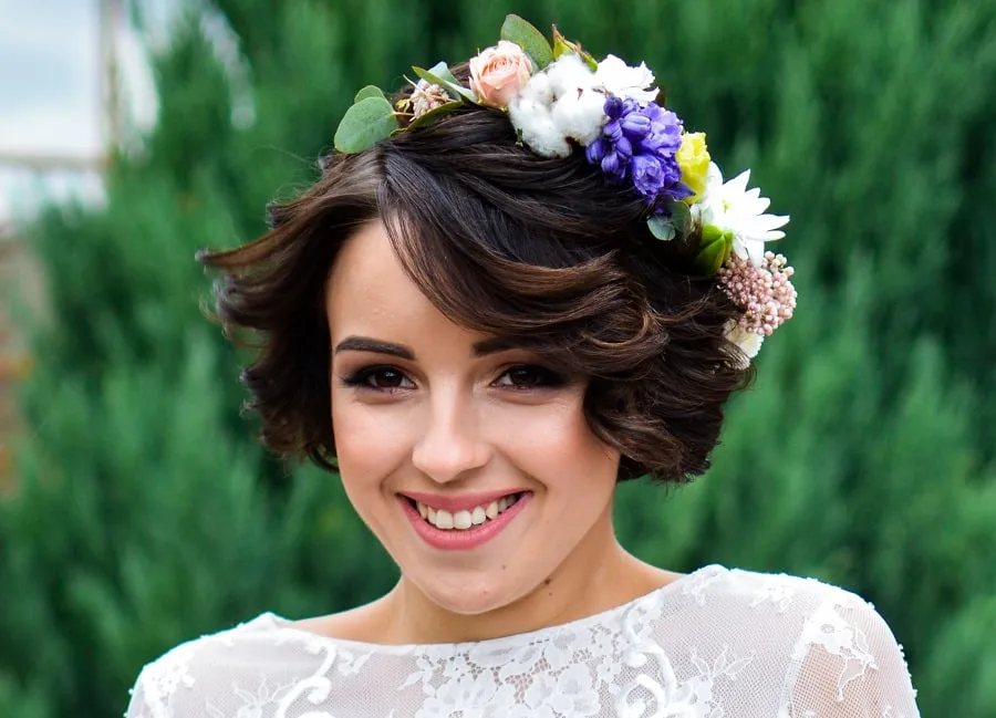 wedding bob hairstyle with flowers