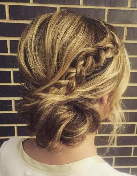 braided messy bun for wedding