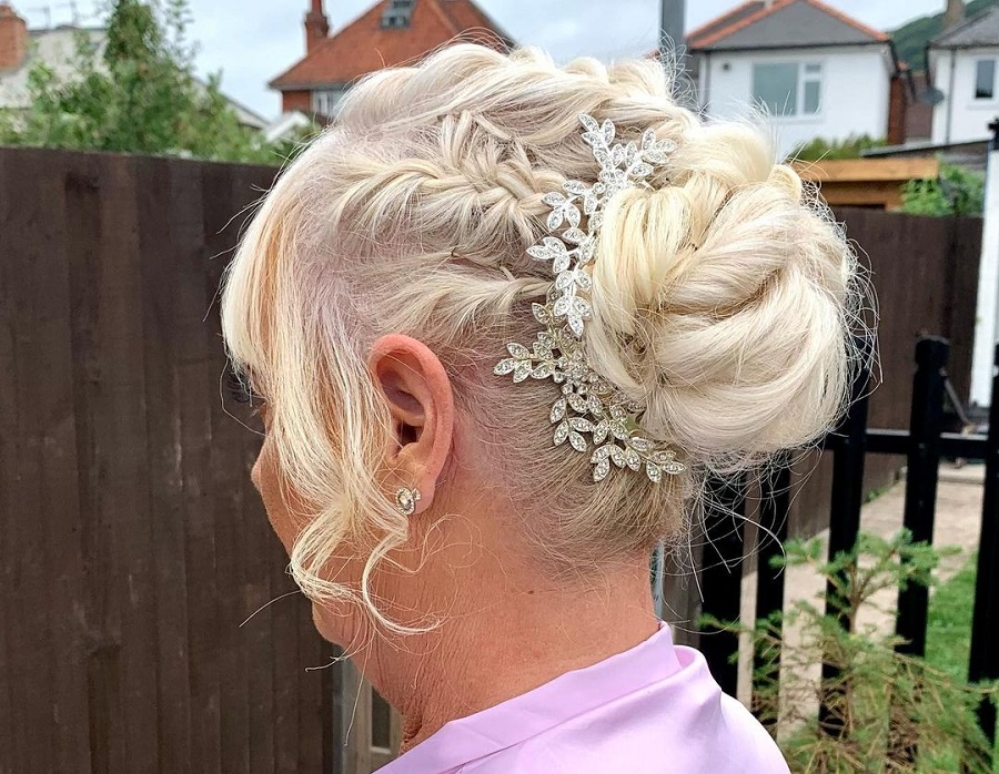 wedding hairstyle for grandmothers with long hair