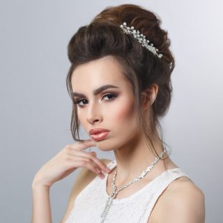 wedding hairstyle for oval face