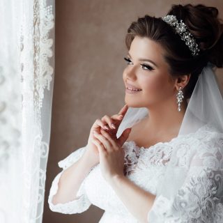 wedding hairstyle for plus size bride