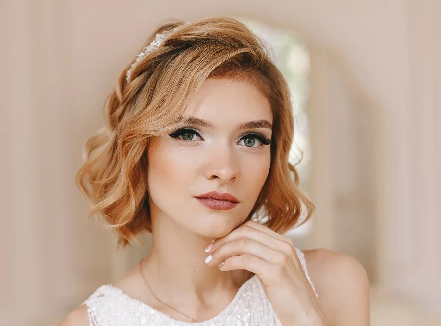 wedding hairstyle for warm blonde bob