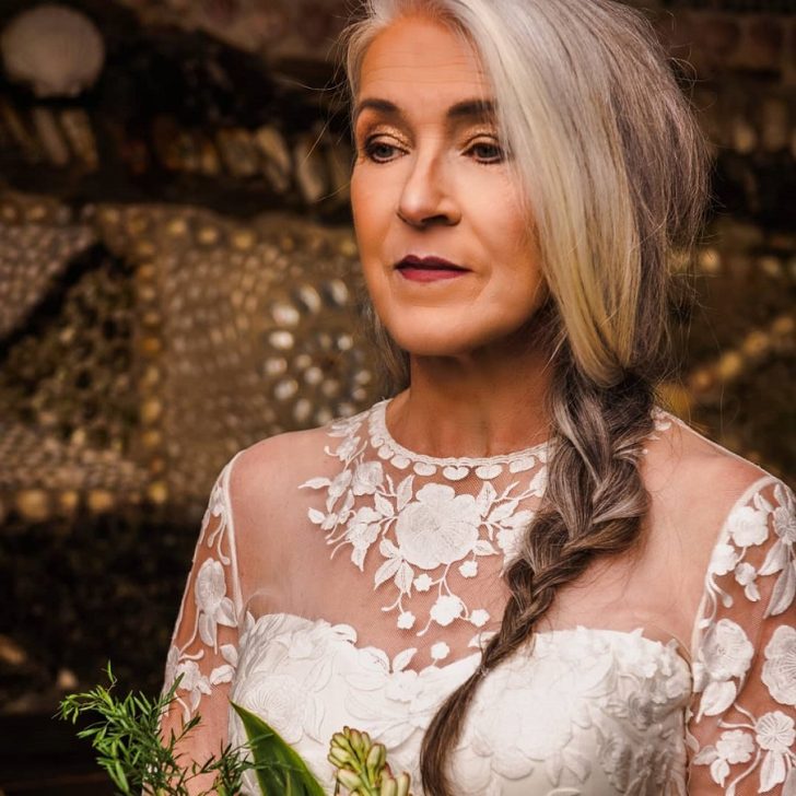 20 Stunning Wedding Hairstyles For Brides Over 50 Hairstylecamp