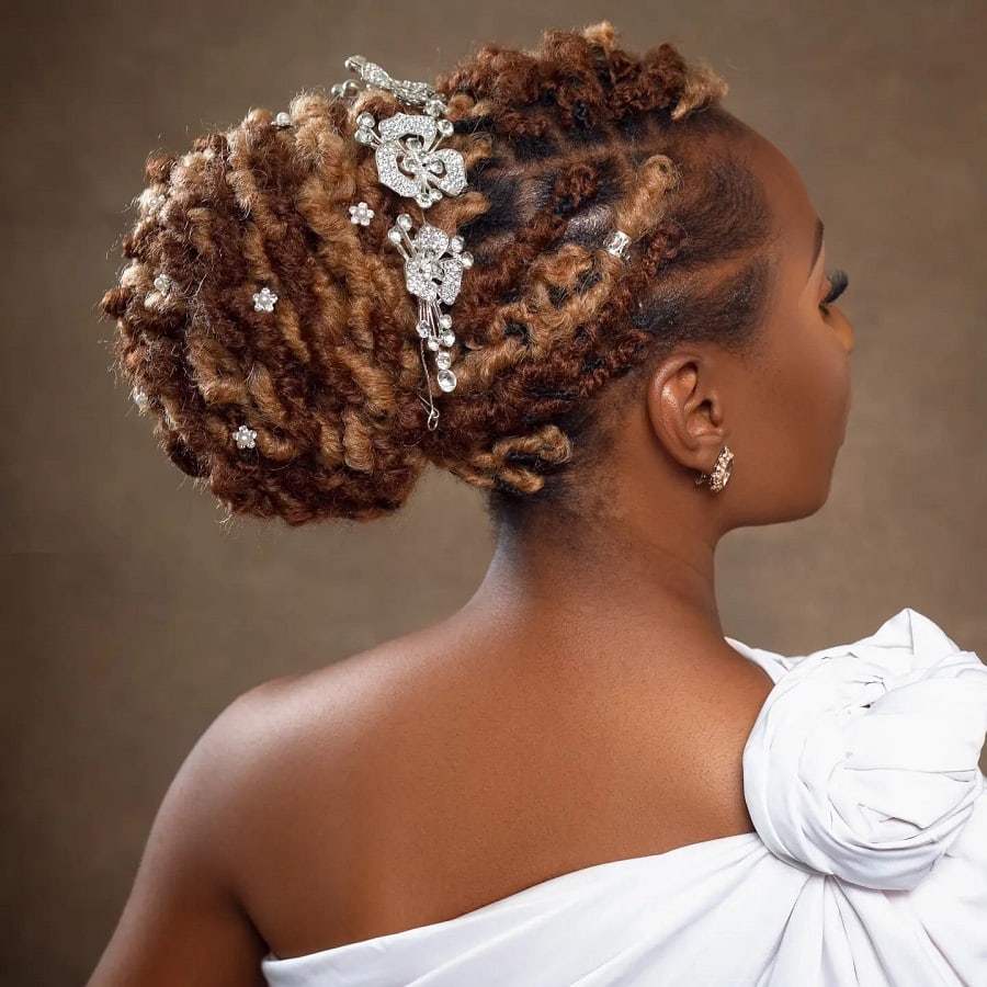Wedding hairstyle with locks for black women