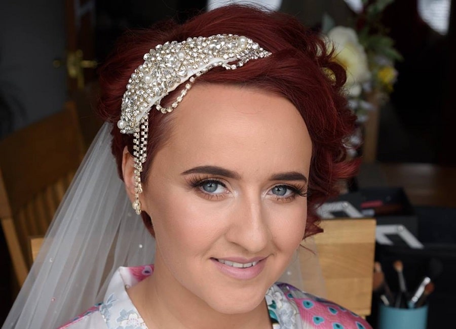 wedding pixie hairstyle with veil for big forehead