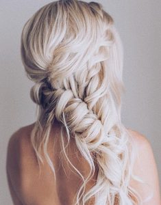 51 Glamorous Braided Hairstyles That White Girls Love (2024 Trends)