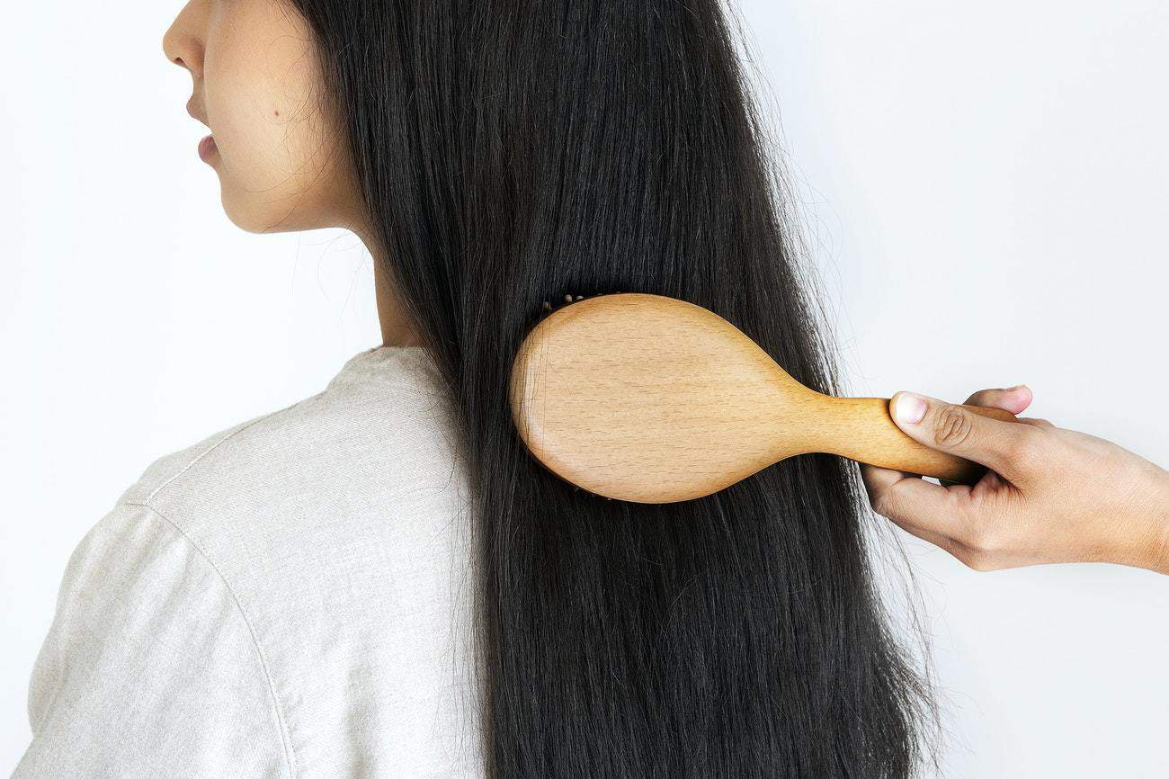 The 6 Best Wooden Hair Brushes to Buy in 2023 – HairstyleCamp